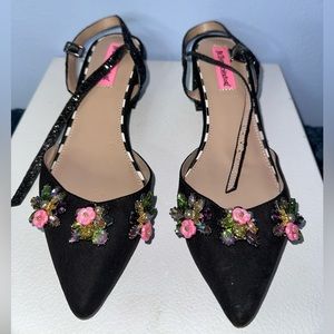 BETSEY JOHNSON Black sandals